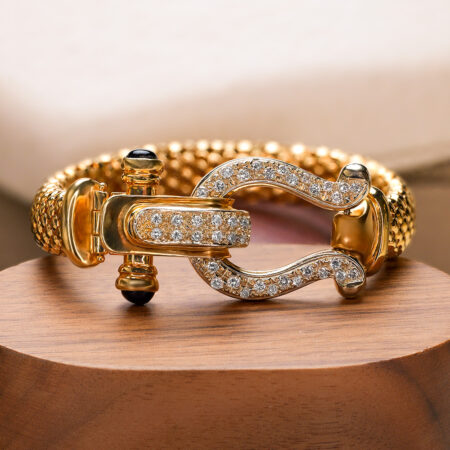 Diamond Horseshoe Clasp Mesh Bracelet