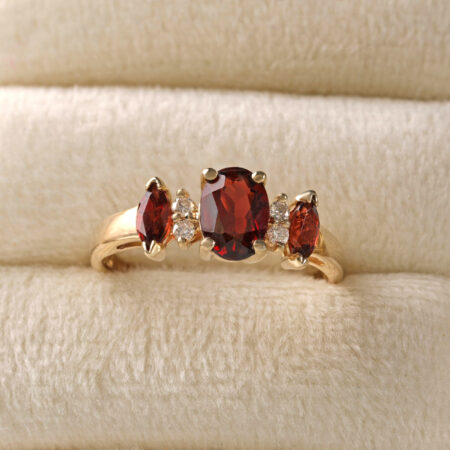 Garnet & Diamond Ring